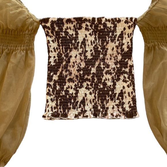 Blue Buttercup Cow Print Size S Off Shoulder Top Gathered Great Condition! - Picture 2 of 8